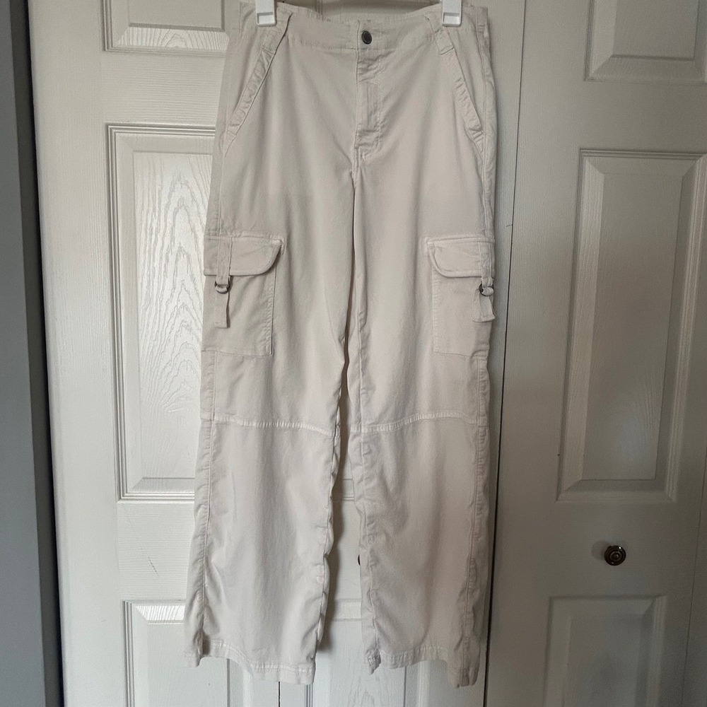 American Eagle Super High Rise Baggy Wide Leg Cargo Pants Cream Size 6